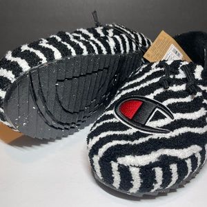 Size 10 Men’s Champion University Slippers Slides Shoes